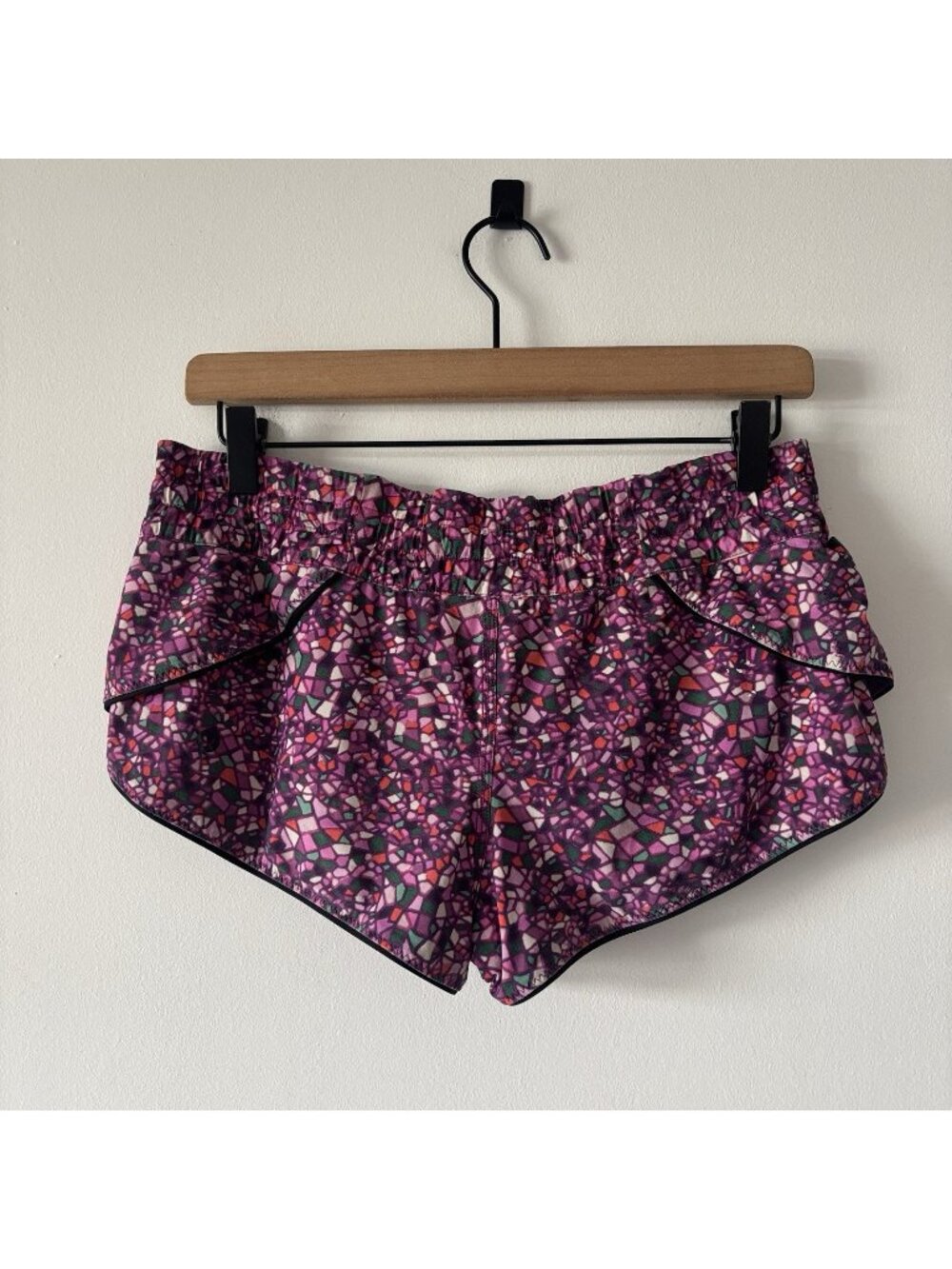 Lululemon Surf Short II Freckle Flower~SEE MEASUREMENTS~STAINED~FLAWS~NO RETURNS